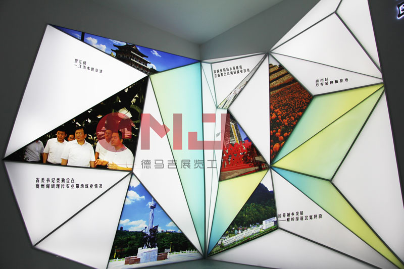 在挑选展会装修公司时应该注意什么？