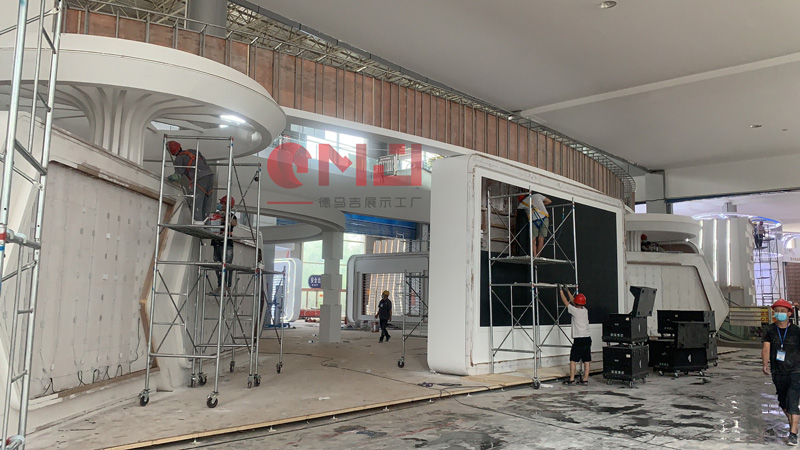 选择展厅搭建公司时应该注意什么？